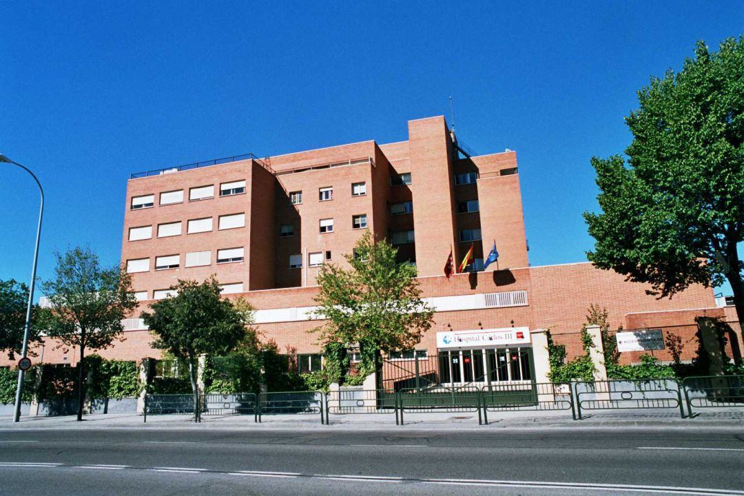 Imagen del exterior del Hospital Carlos III, donde permanecen ingresados lso dos pacientes con coronavirus.