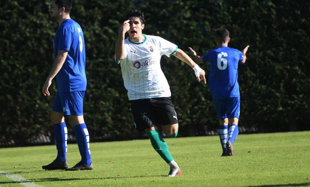 Mati Castillo celebra el gol anotado ante el Atlético Albericia