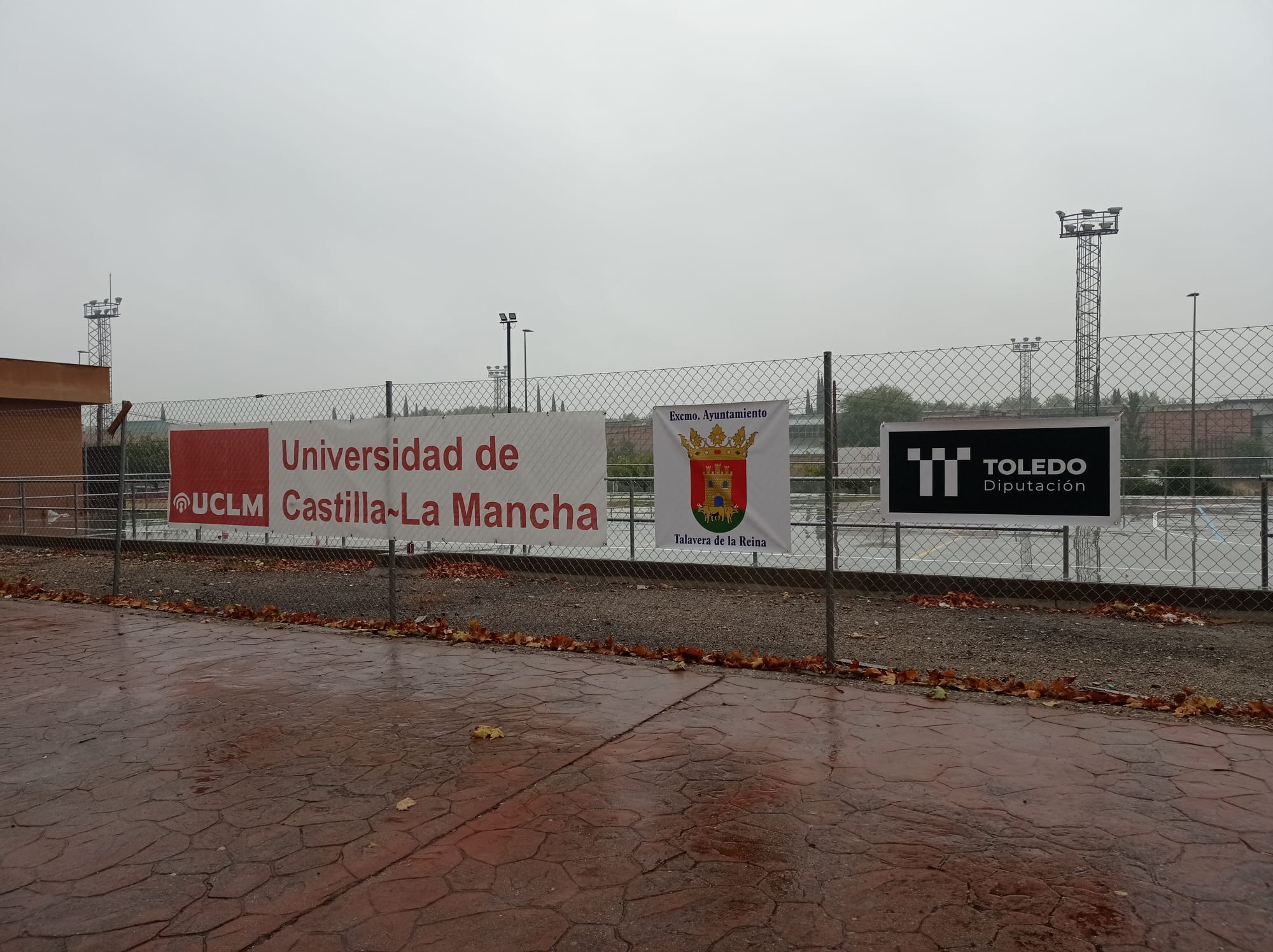 Vista exterior de la nueva pista multideporte de la UCLM de Talavera