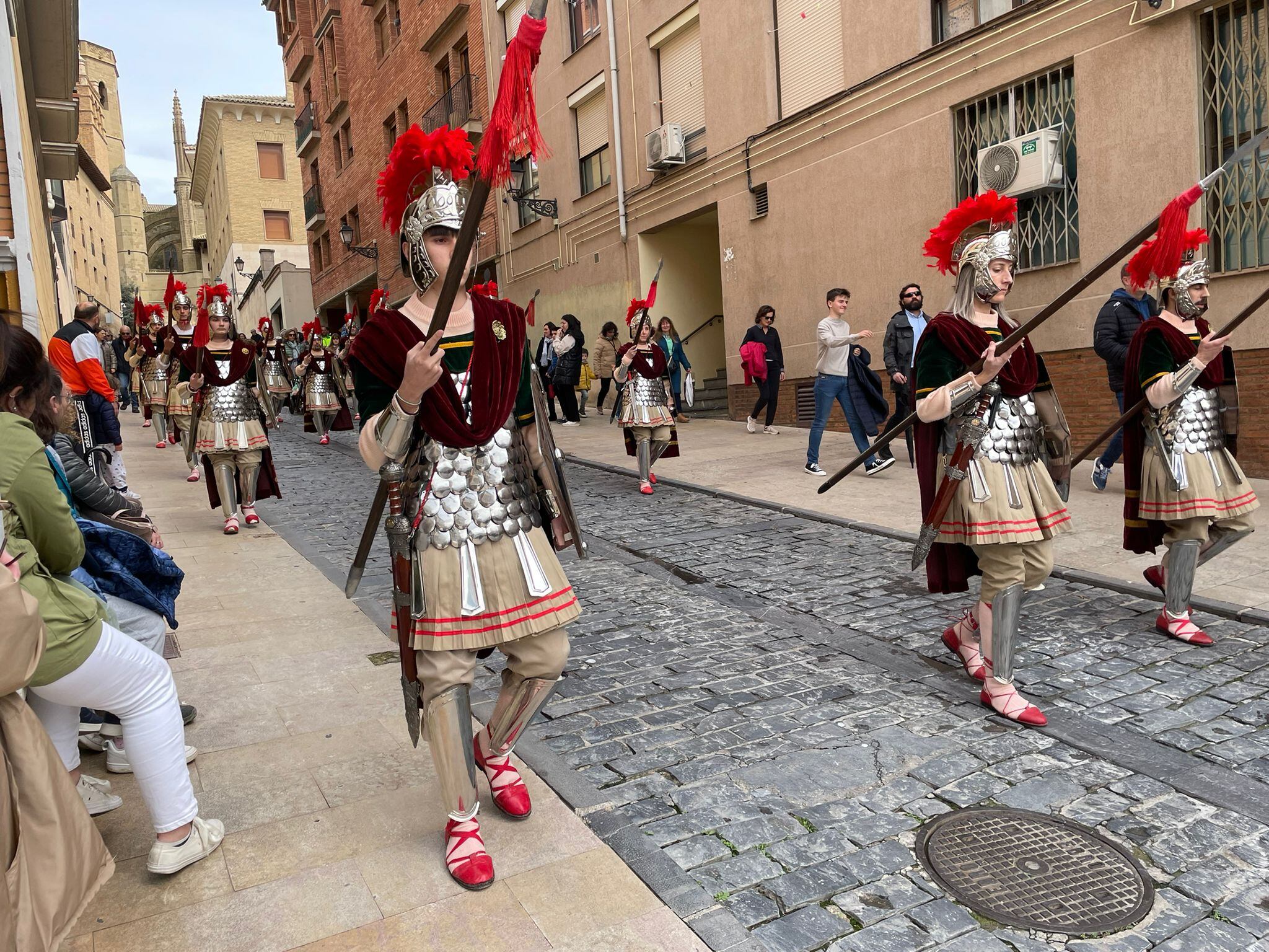 Romanos hoy en Huesca, bajando por la calle Santiago