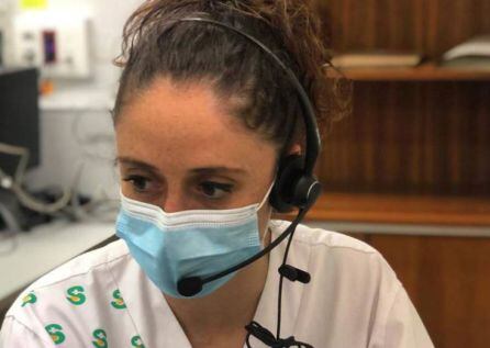 Matilde Martínez trabajando como sanitaria