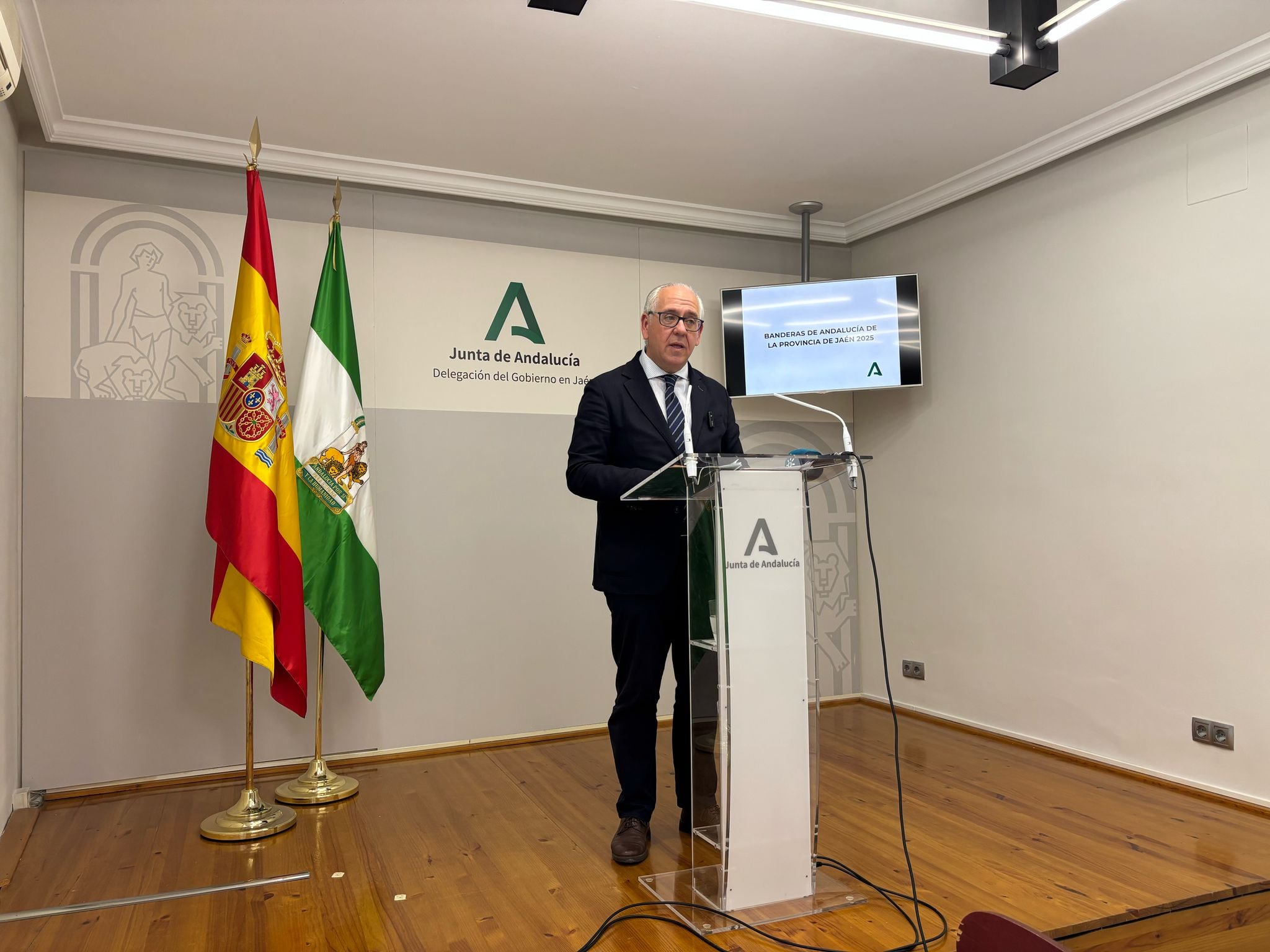 Jesús Estrella, delegado del gobierno andaluz en Jaén, hace públicas las 10 Banderas de Andalucía que se entregarán este viernes 21 de febrero en Jaén.