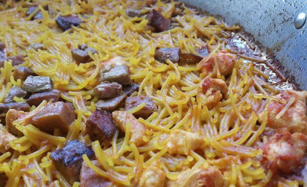 Fideuà amb foie i bolets