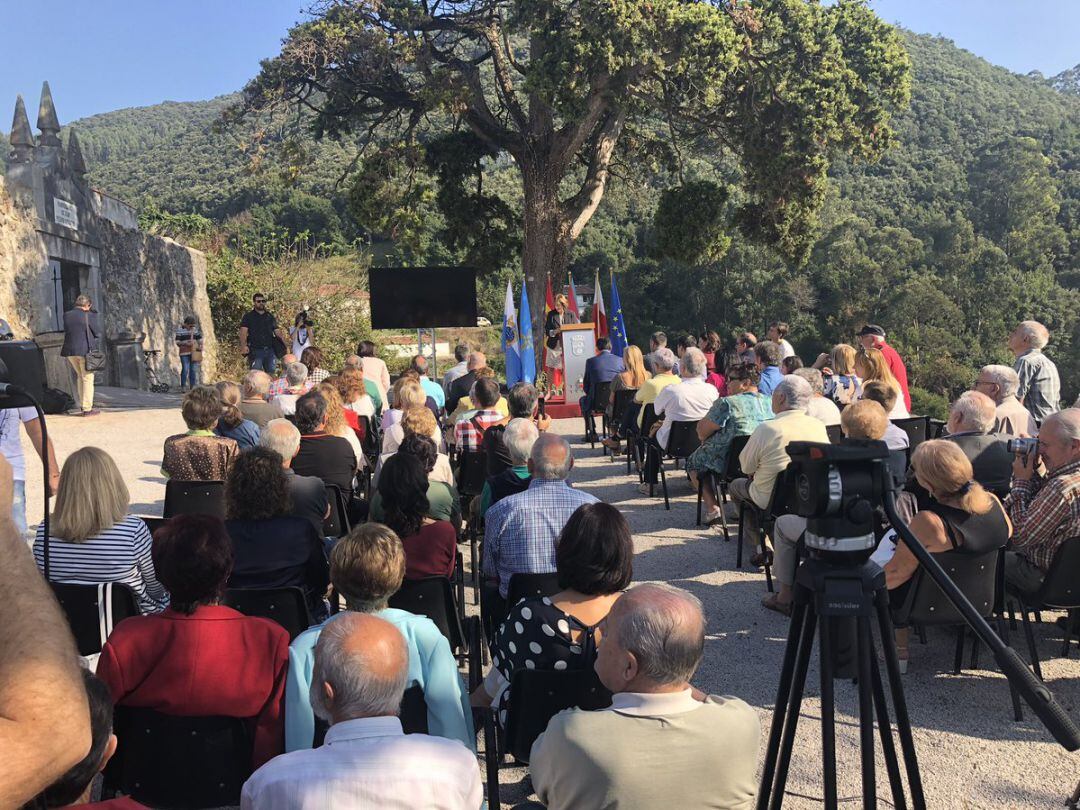 Homenaje en Limpias a soldados republicanos enterrados en esa localidad de Cantabria, entre ellos 40 vascos