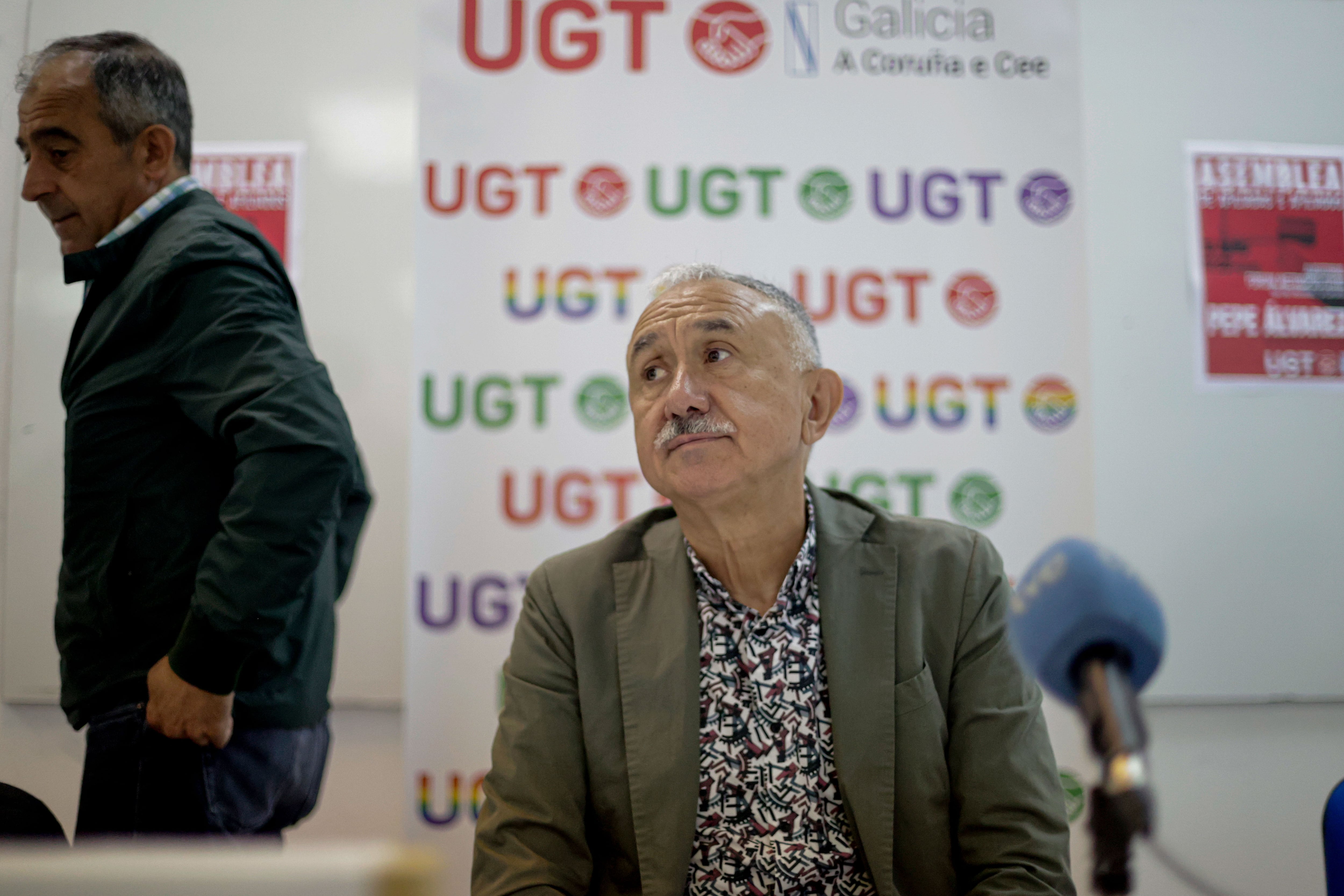 A CORUÑA, 19/06/2023.- El secretario general de UGT, Pepe Álvarez, durante la conferencia de prensa que ha ofrecido este lunes en A Coruña, junto al secretario general del sindicato en Galicia, José Antonio Gómez (i). EFE/Cabalar
