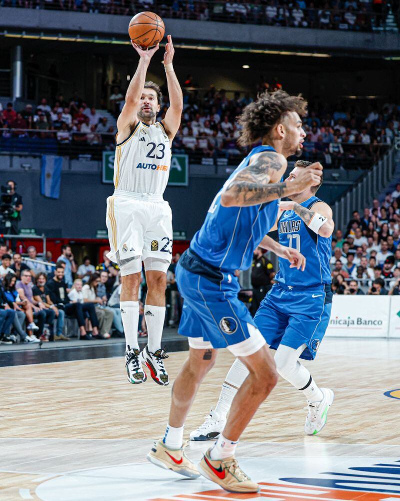 Sergi Llull va ser un dels destacats en el partit en que els blancs van derrotar a Dallas Mavericks.