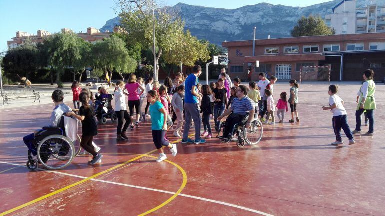 Una de las actividades organizadas por la asociación Condenados al Bordillo.