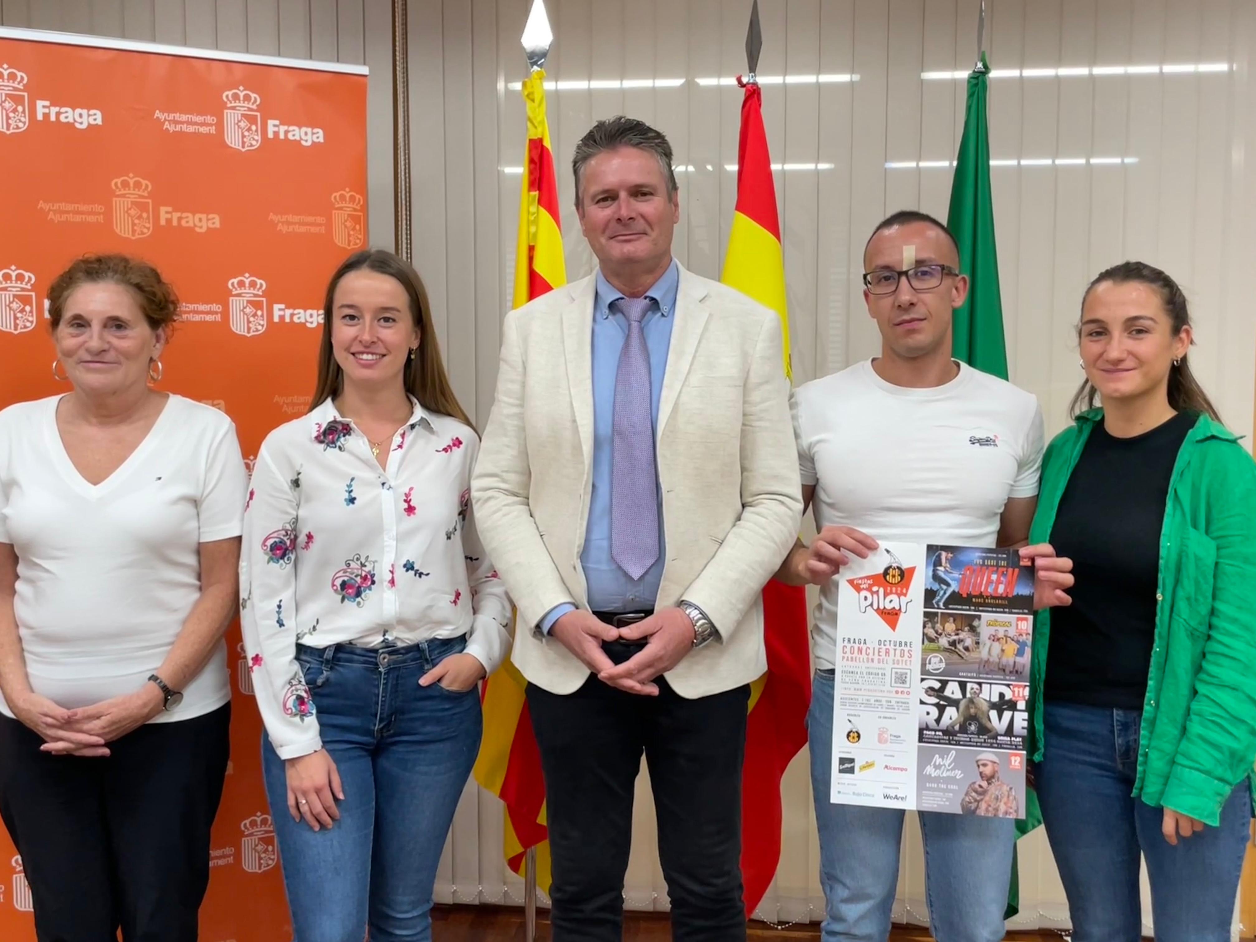 Cristina Canales, Mapi Aquilué, Ignacio Gramún, Pau Enrech y Anna Cuchí. Foto: Ayuntamiento de Fraga