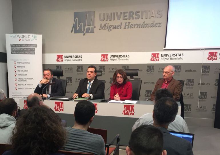 Rueda de prensa en la UMH