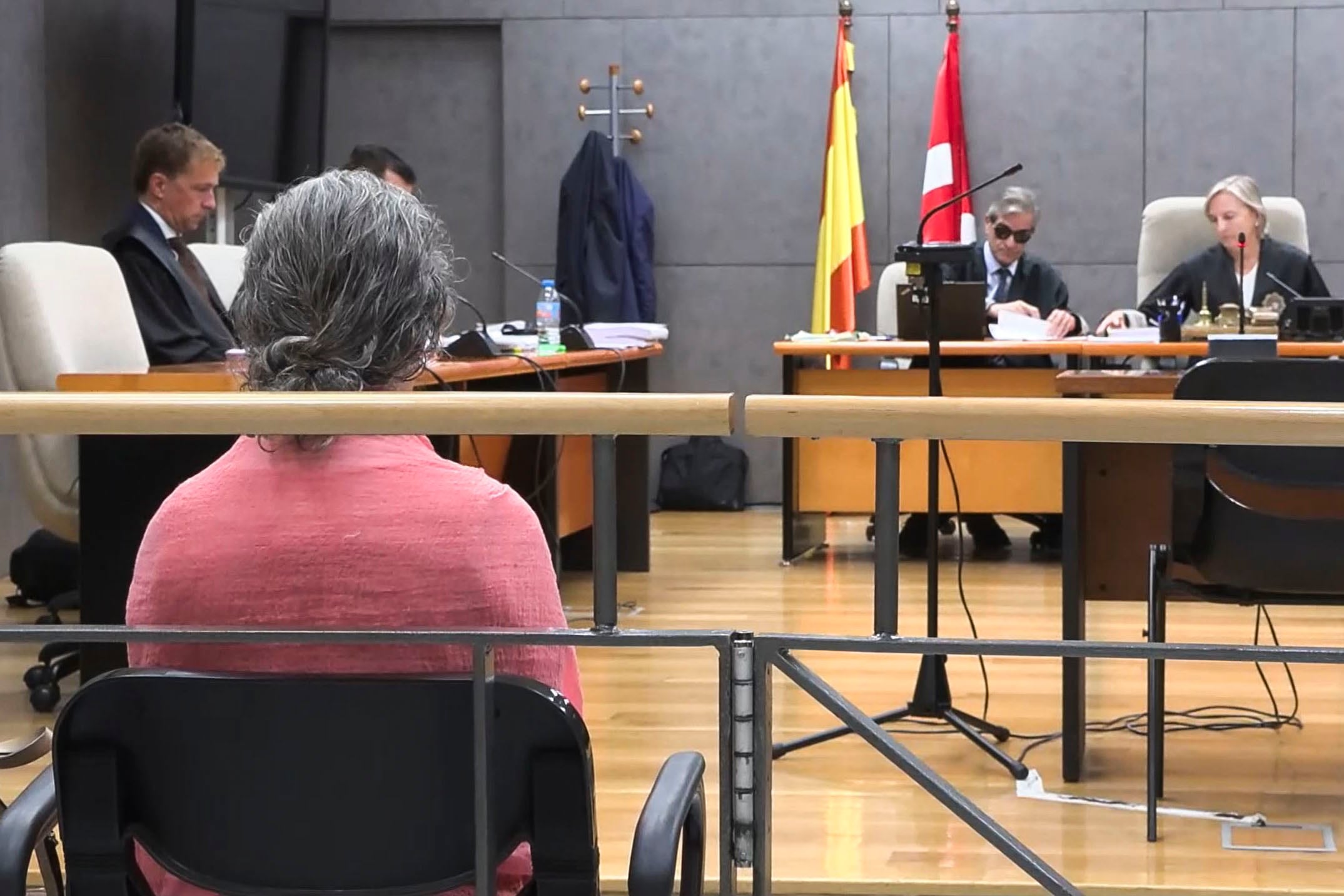 BILBAO, 15/09/2025.- Un momento del juicio que se sigue contra una enfermera del ambulatorio de Kabieces en Santurtzi (Bizkaia), que simulaba vacunar a los niños, pero que en realidad no lo hacía, este lunes. EFE/Jon Garai
