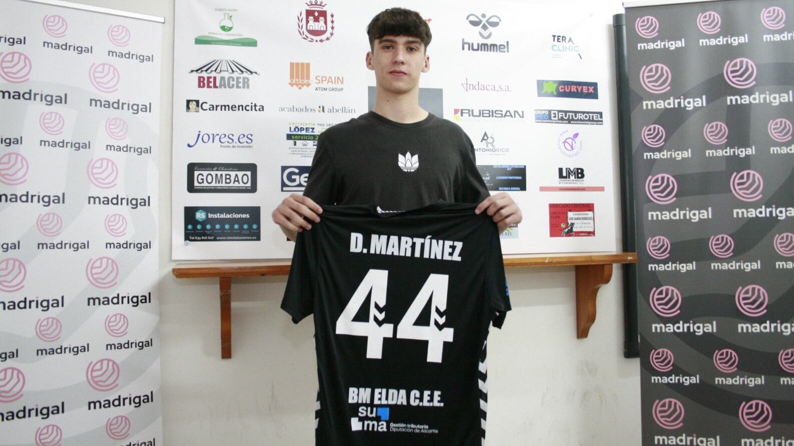 Dario Martínez asciende a la primera plantilla