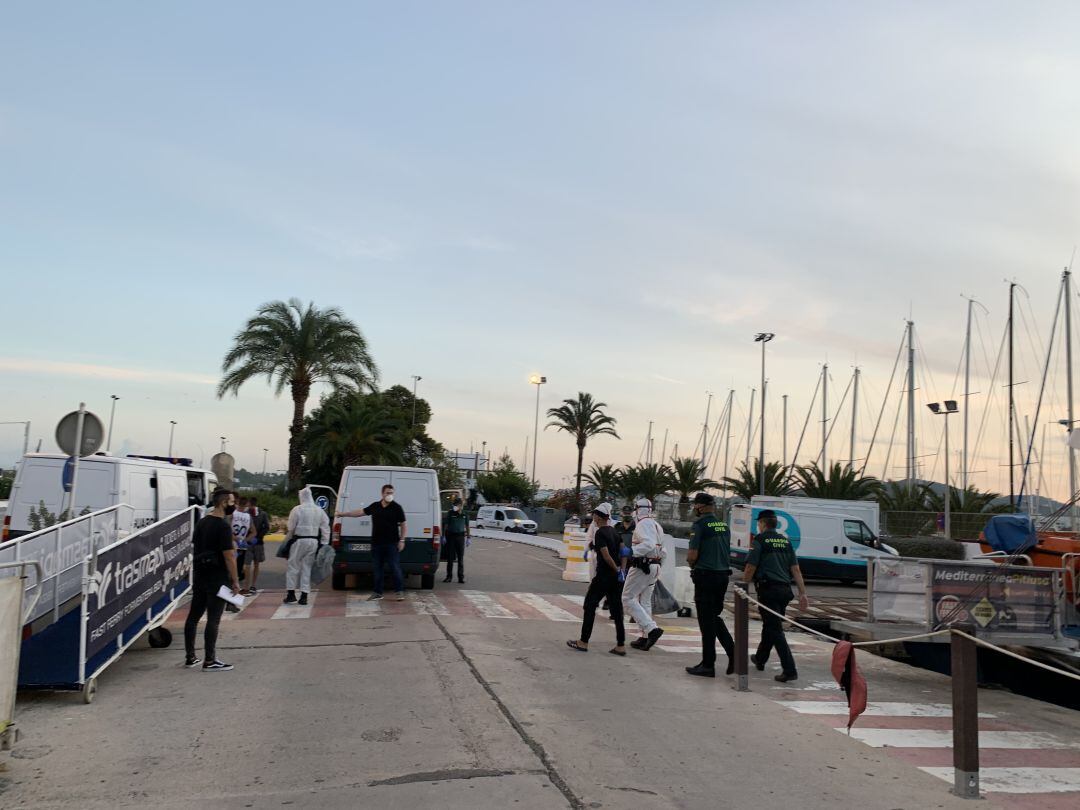 Imagen de archivo del traslado de inmigrantes a Ibiza
