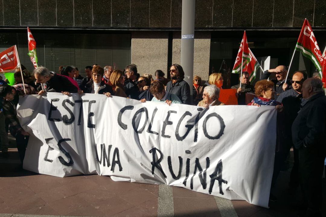 Protesta por la situación del colegio de Educación Especial Virgen de la Esperanza.