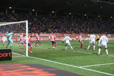 Momento en el que el tiro de Castañeda superó a Adán