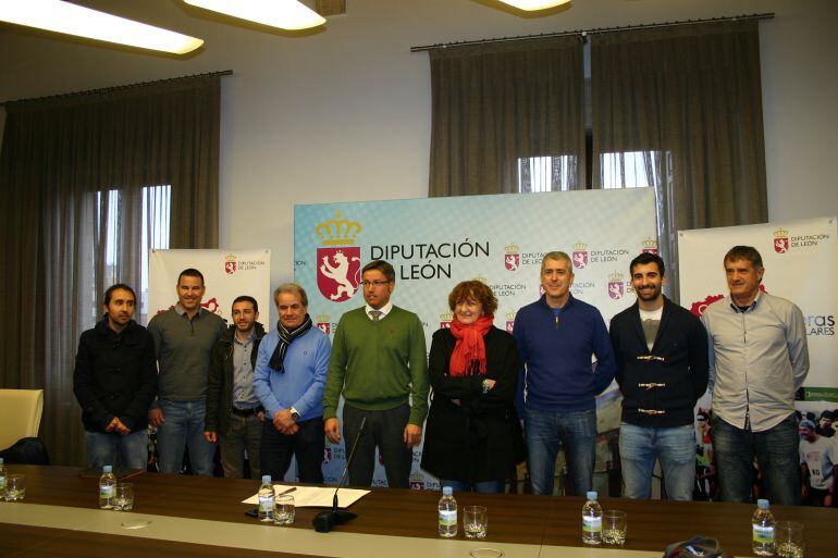 Deportistas, organizadores y autoridades participaron en la presentación