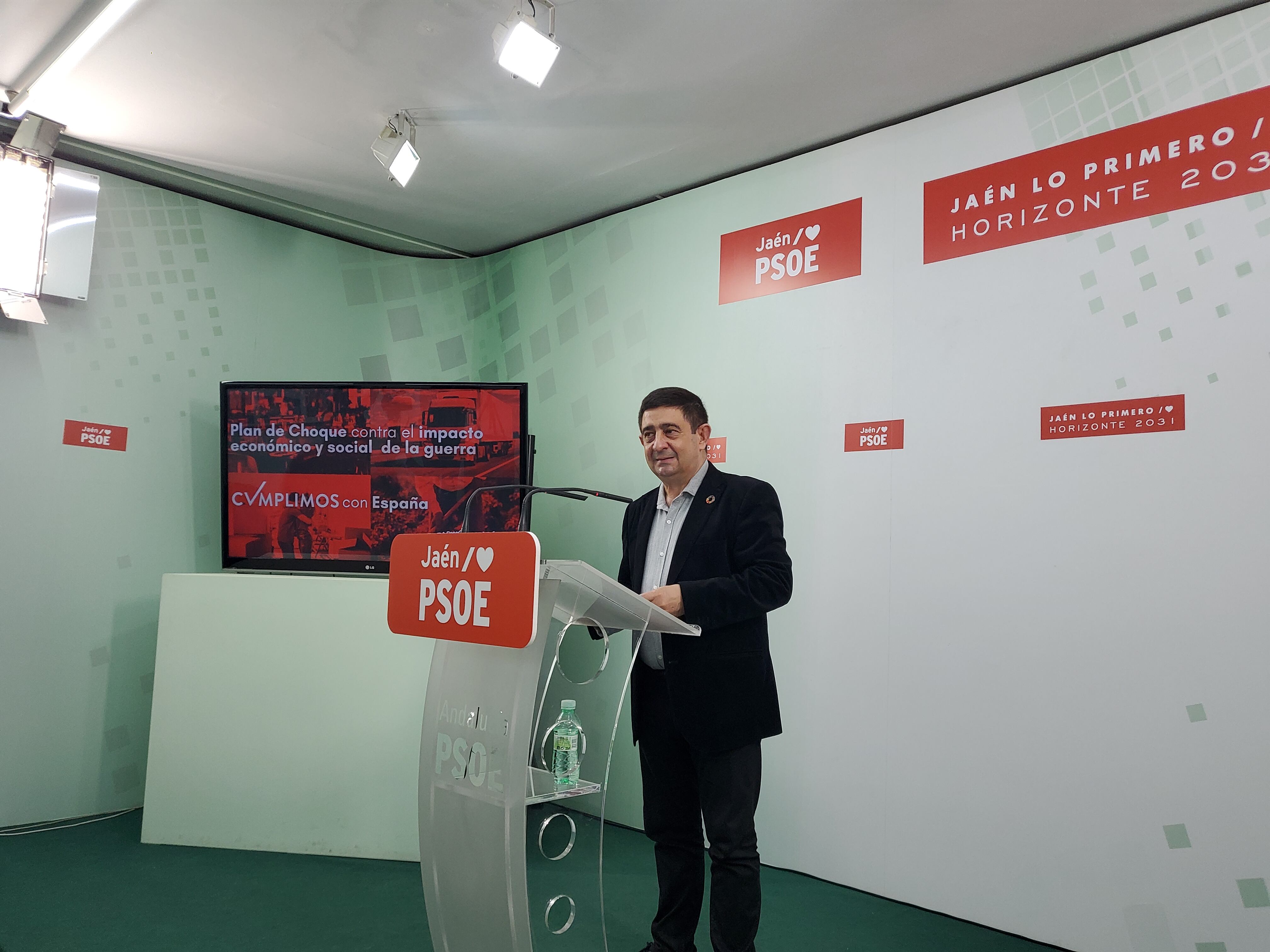 Francisco Reyes en la sede el PSOE de Jaén.