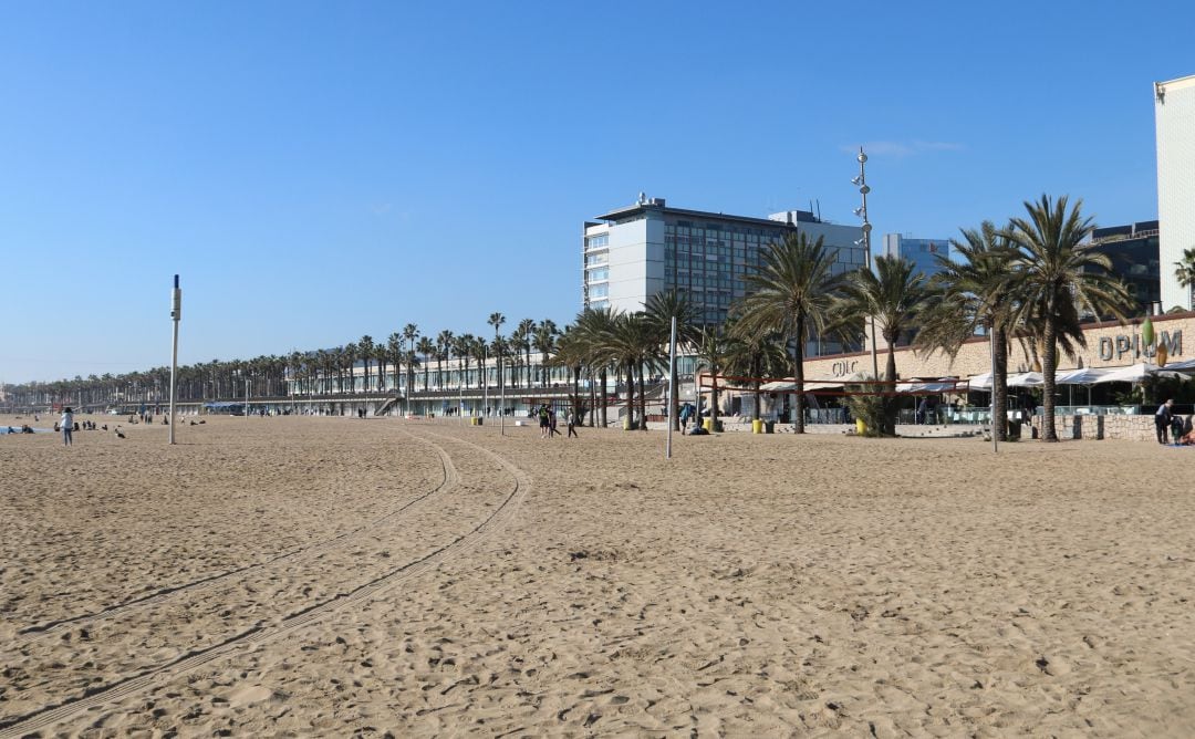 Imagen de la playa del Somorrostro de Barcelona