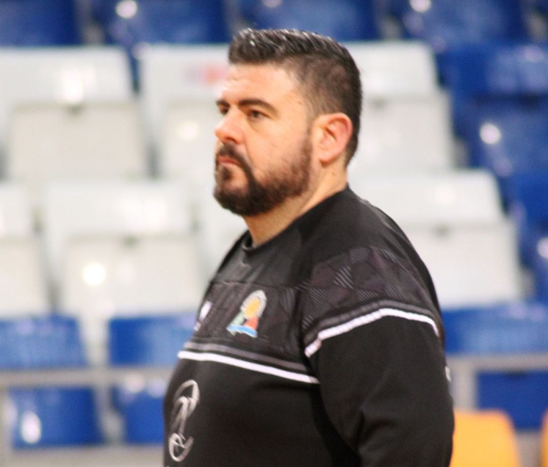 Pau Tomàs, entrenador del equipo.