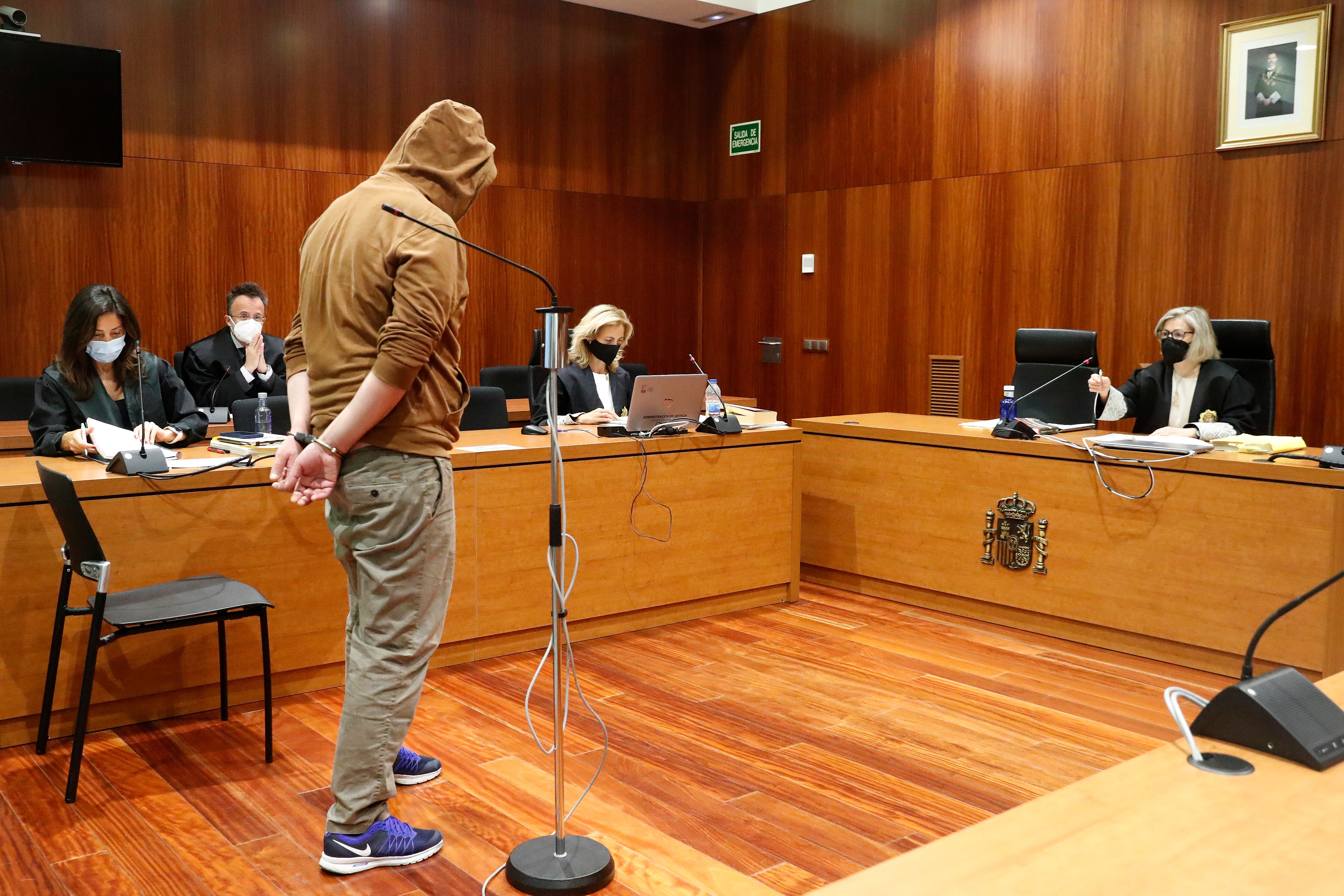 Rubén C.R., acusado por el asesinato de Katia, su expareja, en Zaragoza en mayo de 2021, durante el juicio celebrado este martes en la Audiencia de Zaragoza