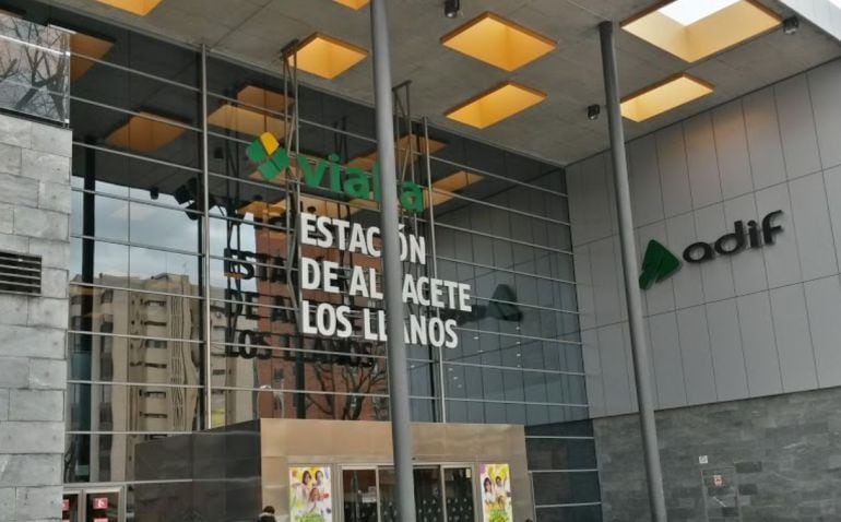 Fachada de la estación de tren AVE de Albacete