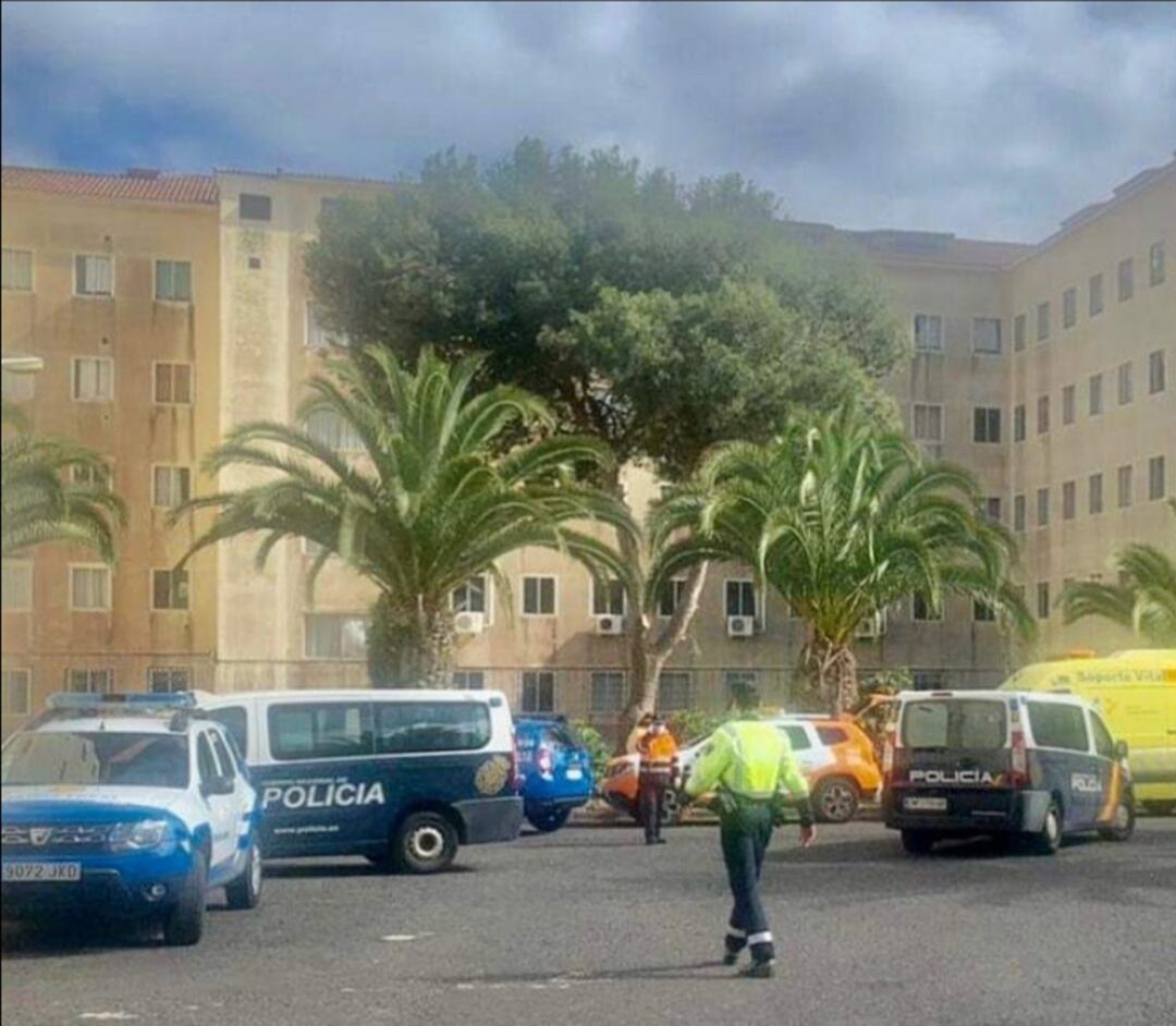 Los servicios de emergencia se desplazaron hasta el Serminario de La Laguna en donde se declaró un incendio a las 17:15 del domingo. Treinta personas tuvieron que ser evacuadas