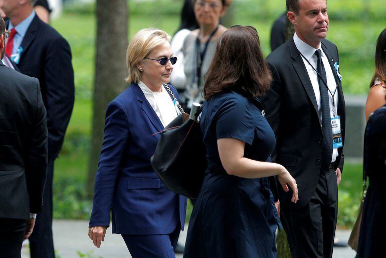 Hillary Clinton a su llegada a la ceremonia del 11-S.