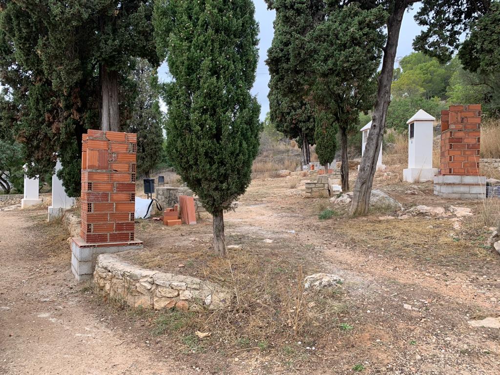 Obras en el calvario de Beniopa.