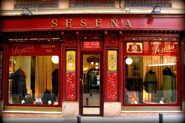 Fachada de de la tienda &#039;Capas Seseña&#039;