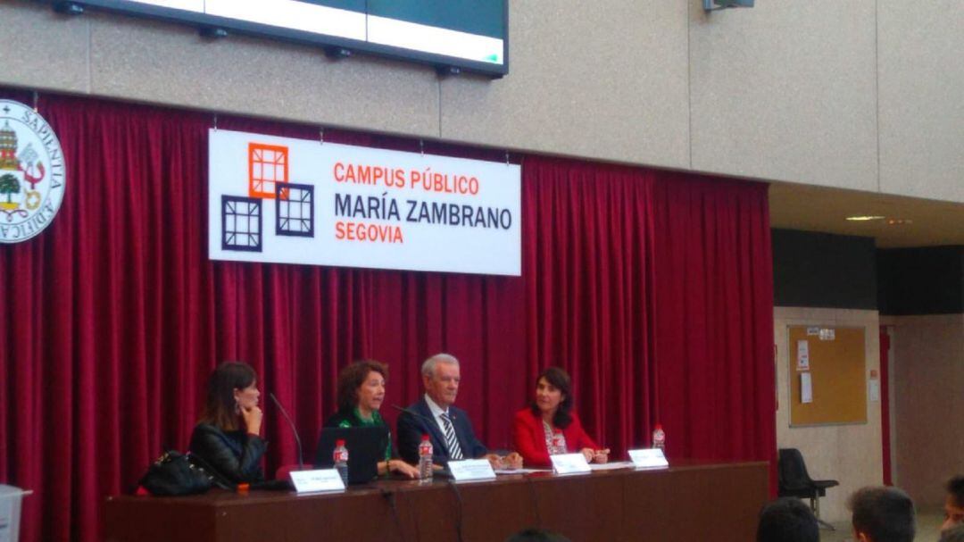 Mabel Lozano en el campus de Segovia