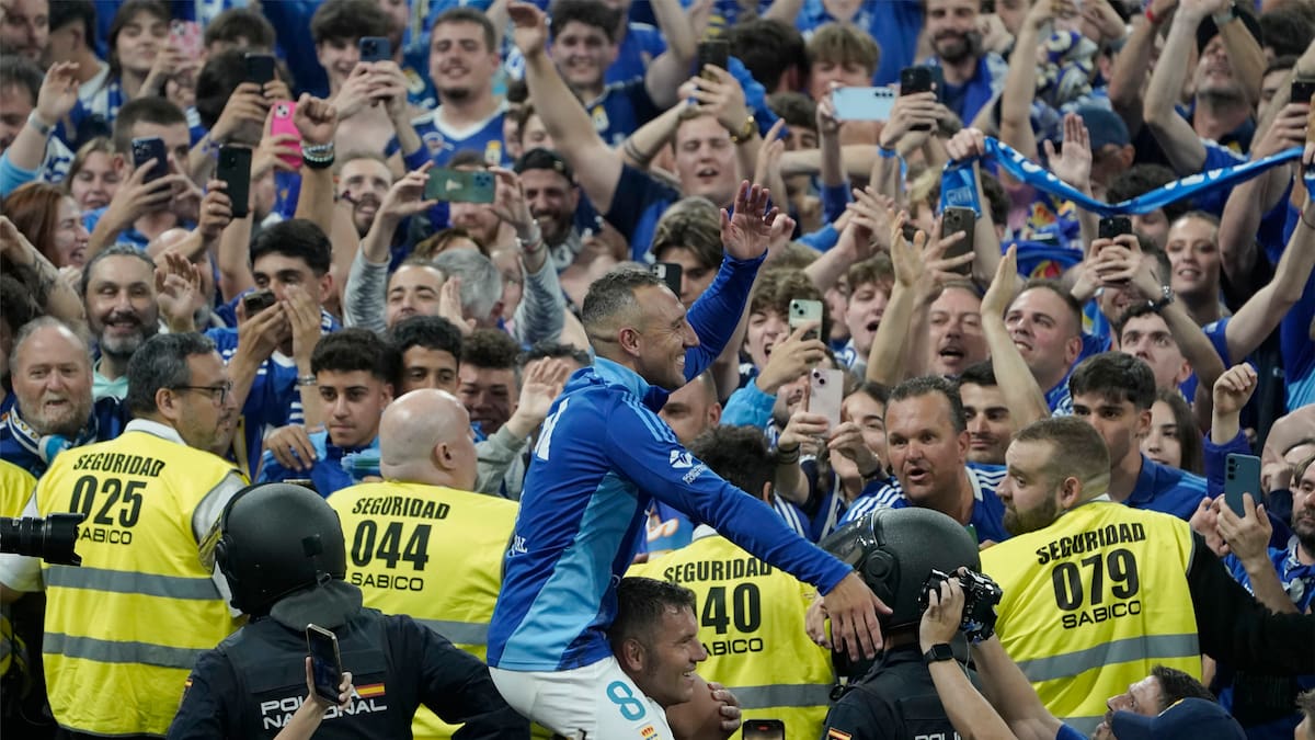 Cazorla celebra en la SER el ascenso del Oviedo a Primera: "lo que siento en este club es un sentimiento diferente a los demás"