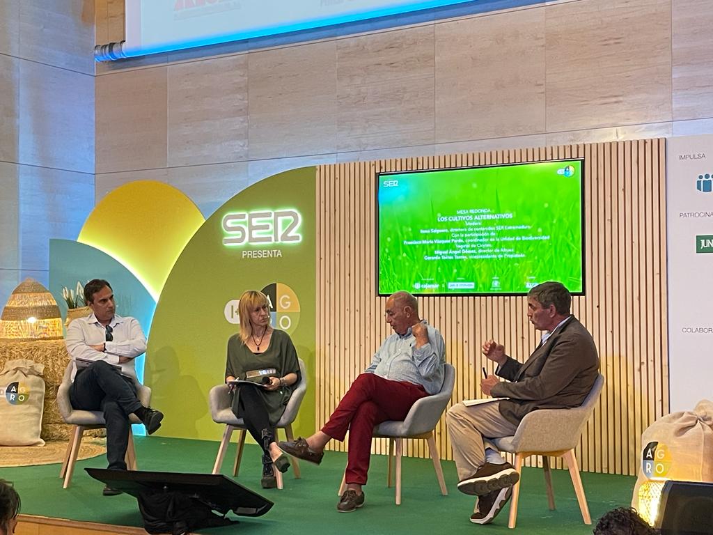 Momento de la mesa Mesa "La Nueva Agricultura: Cultivos Alternativos"