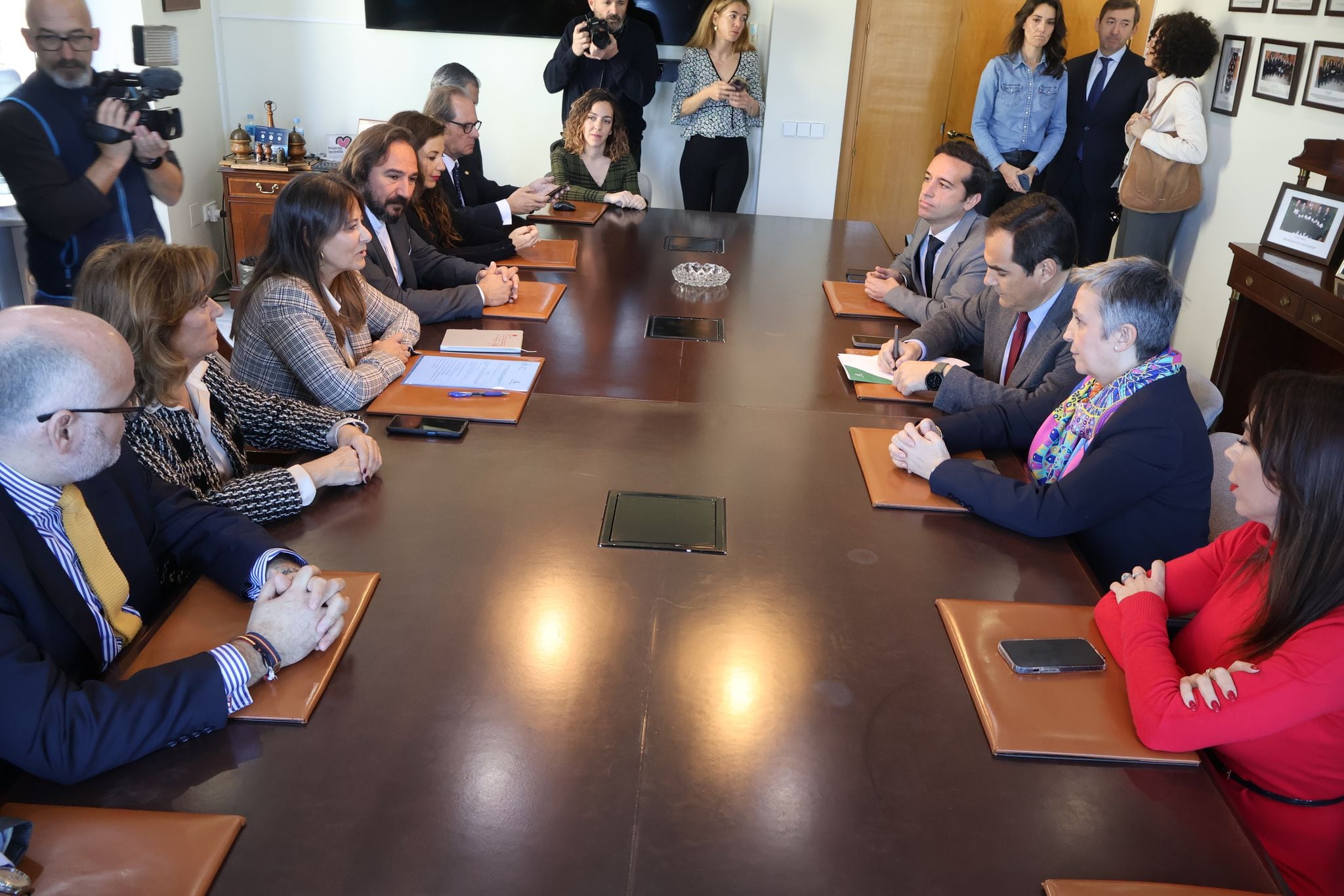 Momento del encuentro en el Colegio de Abogados