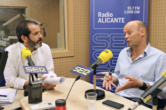 Mark Turner, director general de la Volvo Ocean Race en los estudios de Radio Alicante SER