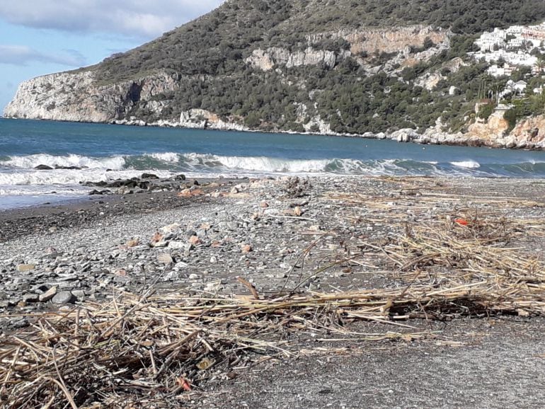 Daños del temporal en las playas de Almuñécar