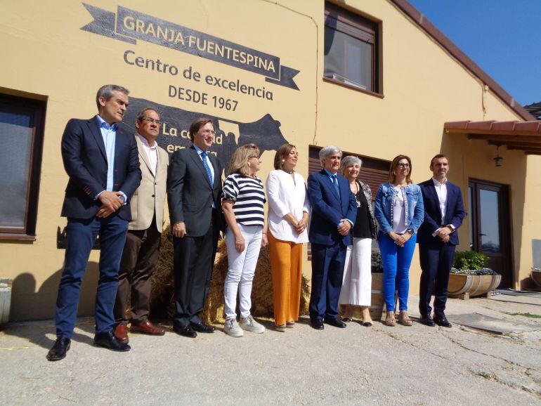 La empresa láctea celebró este hito en un acto en el buque insisgnia de sus granjas