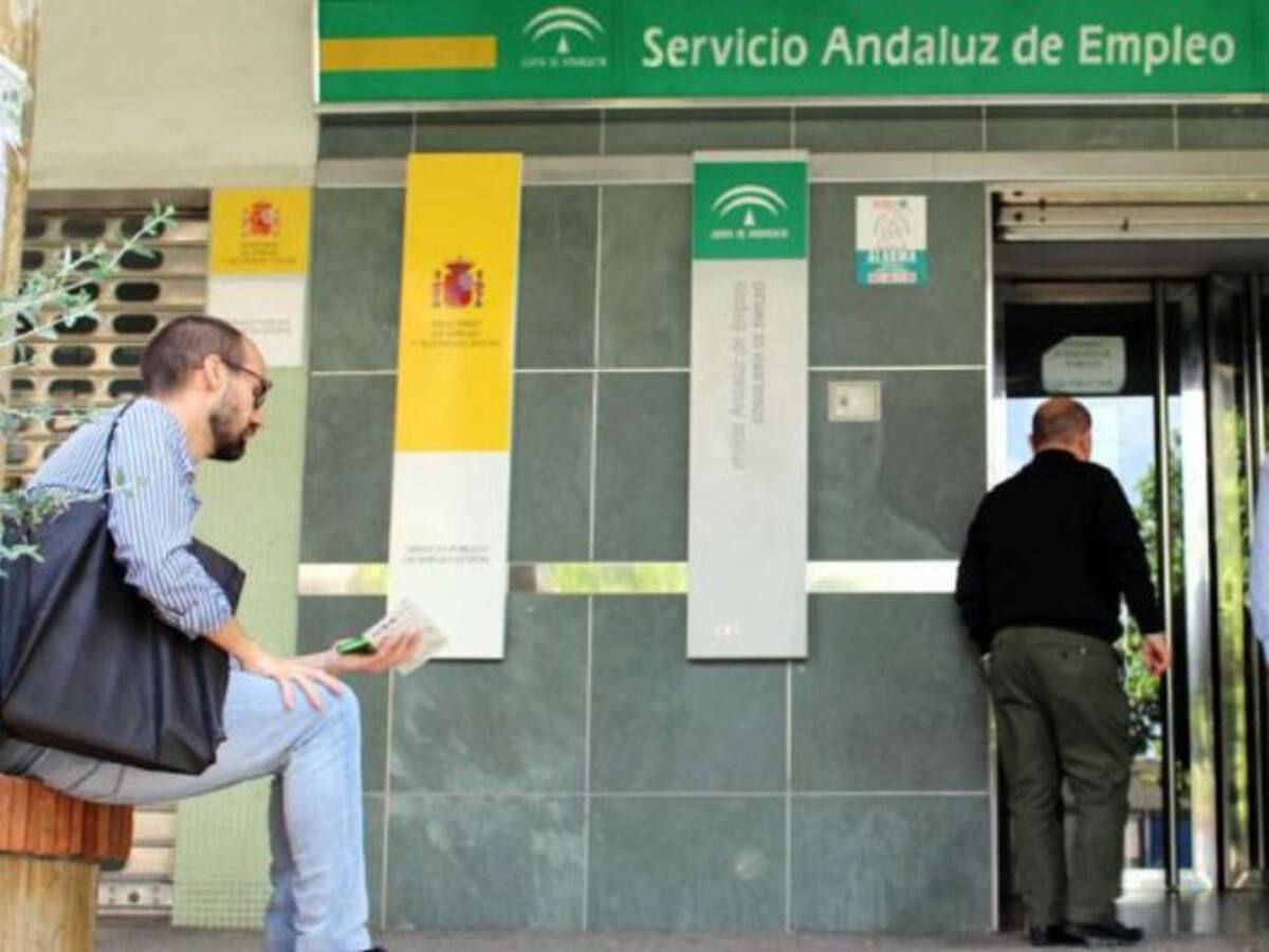 El paro se cobra 983 desempleados más en la comarca durante este mes