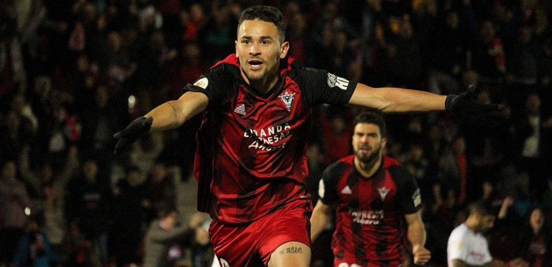 Matheus celebra un gol ante el Sevilla