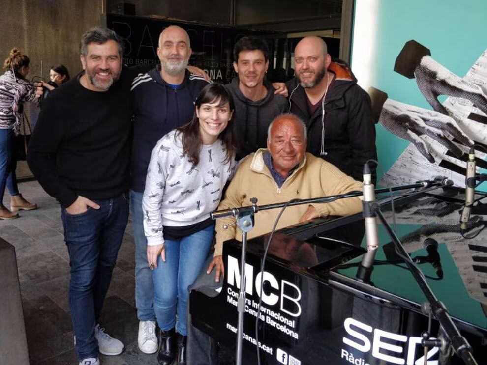 Lucky Guri amb l'equip d'Espècies Protegides de SER Catalunya