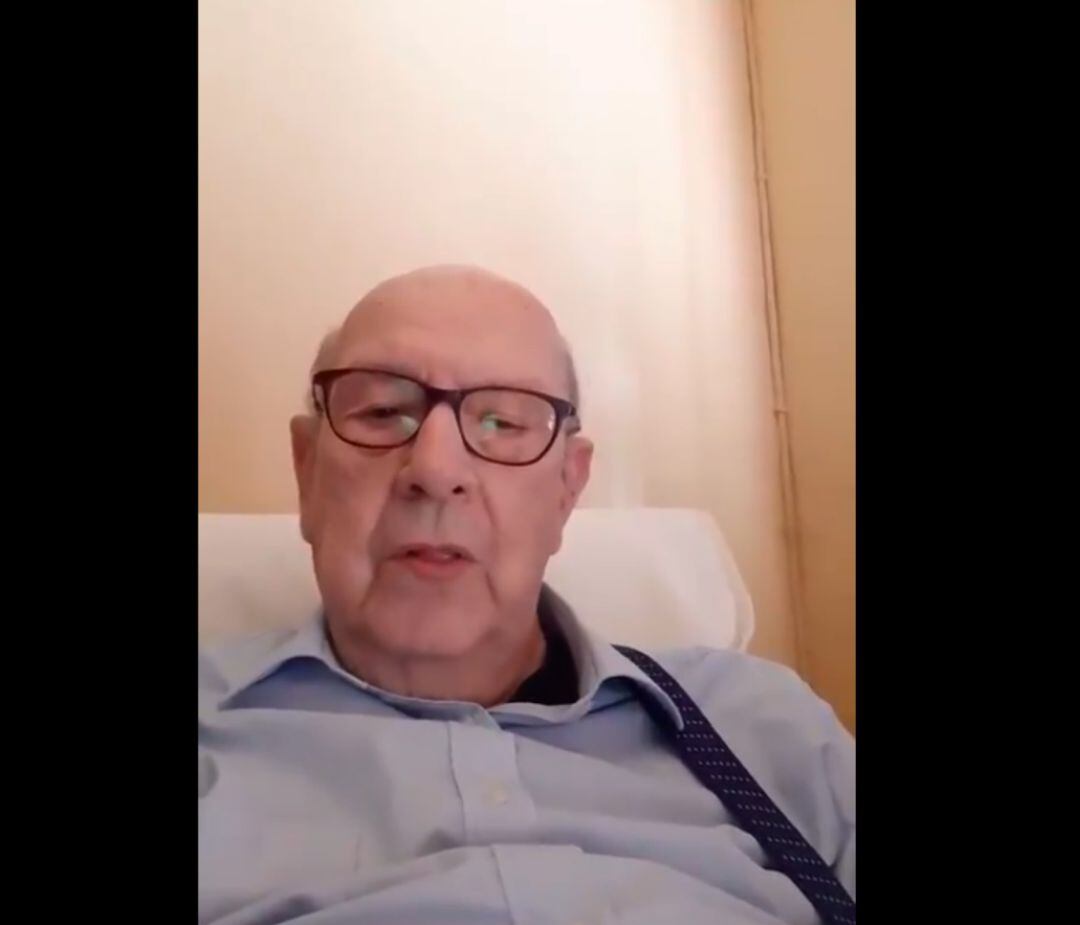 El tuitero de la tercera edad que se ha hecho viral reivindicando los derechos de los más mayores .