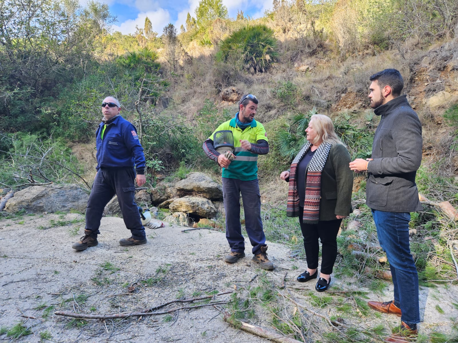 Brigadas de Mitigación de Riesgos de Emergencias de los Bomberos de la Diputación de Castellón actúan en Oropesa del Mar como medida de prevención