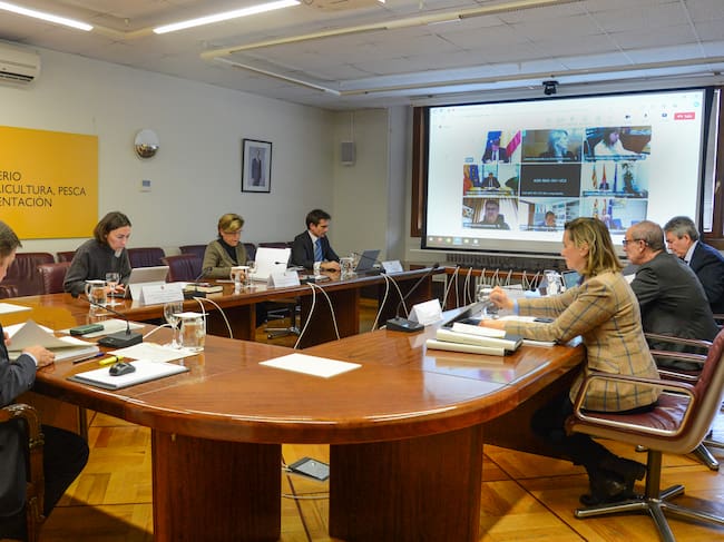 El ministro de Agricultura, Luis Planas, a la izquierda, ha presidido la Conferencia Sectorial de Agricultura | Ministerio de Agricultura
