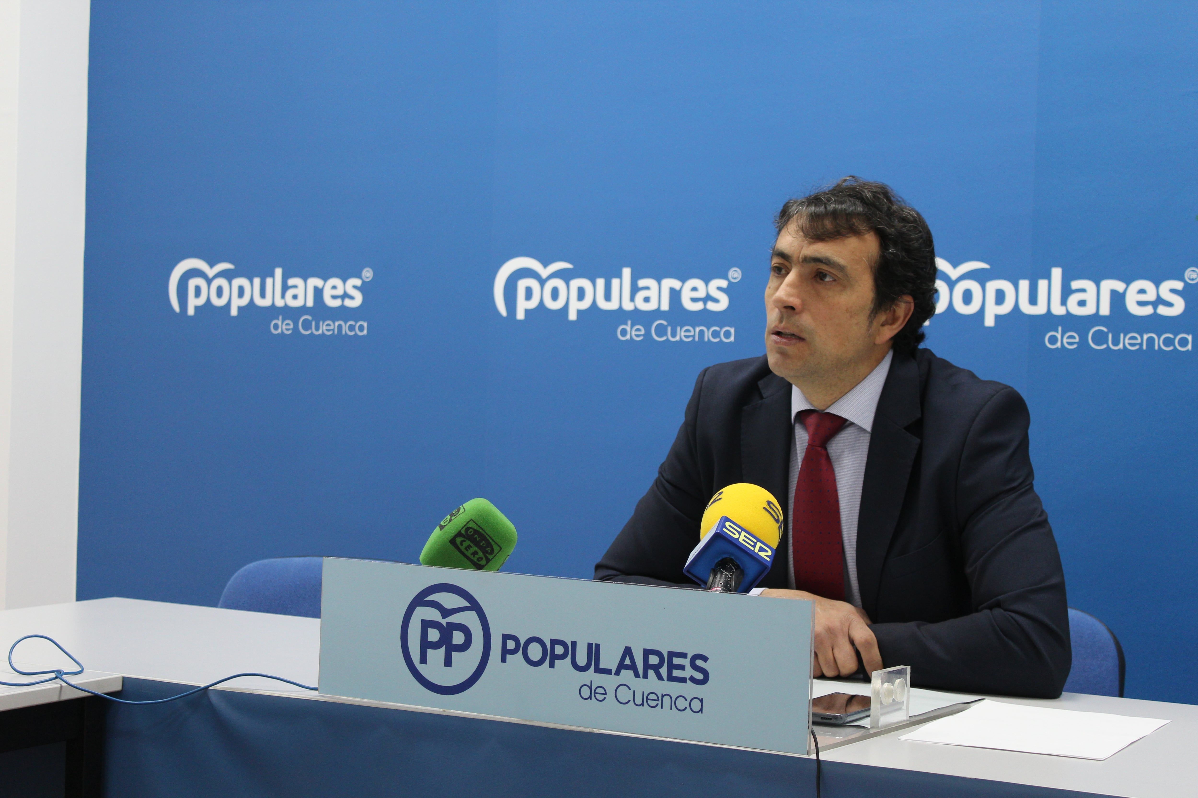 El portavoz del Grupo Popular en rueda de prensa