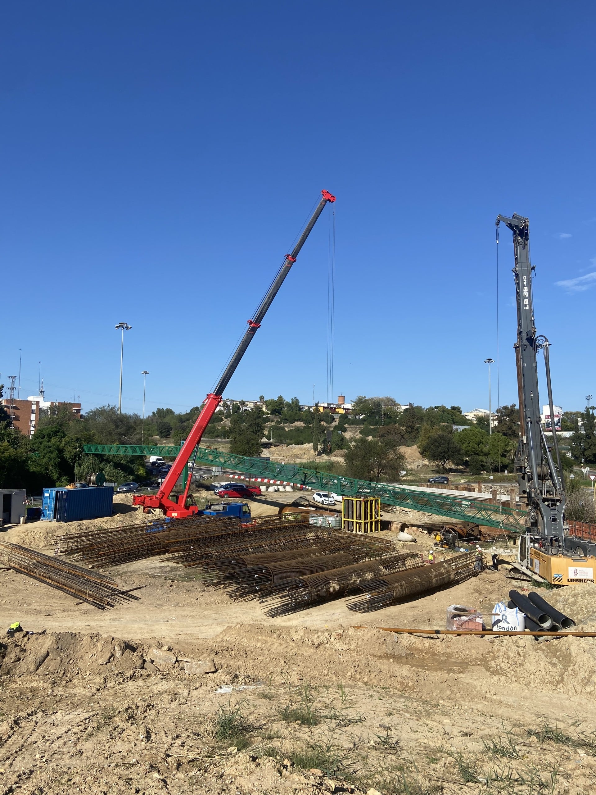 Obras del carril Bus-VAO del Aljarafe (Sevilla) a la SE-30