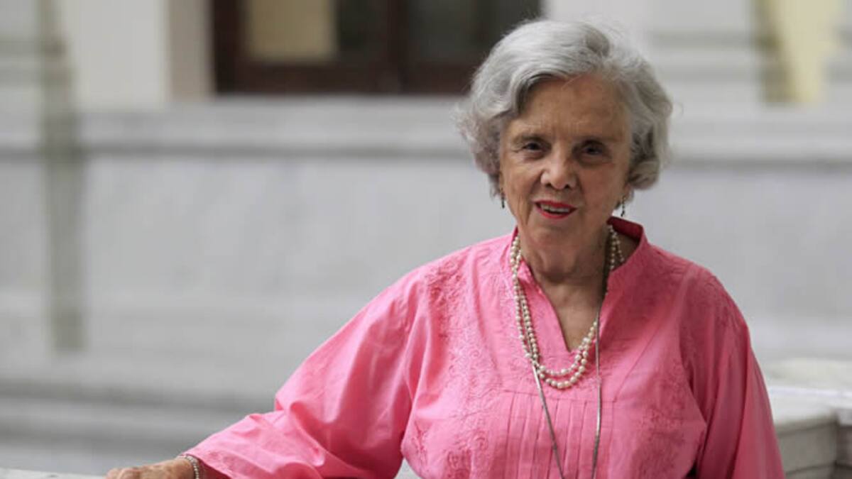 Elena Poniatowska: “La gente tiene hambre de que le oigan su prodigiosa historia de verdades o de mentiras”