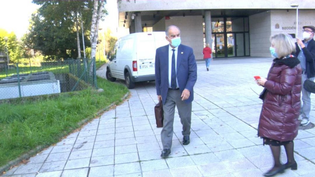 Imagen de José García Costas tras declarar ante el juez