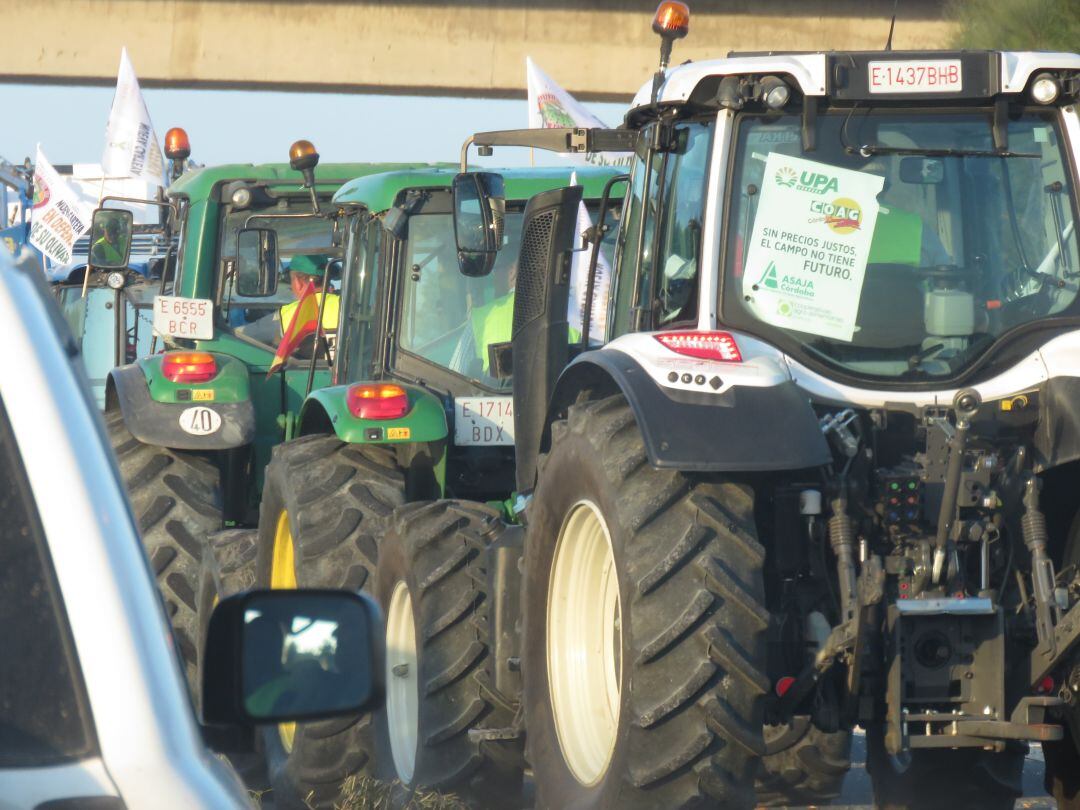 Participantes en la tractorada de Lucena Córdoba