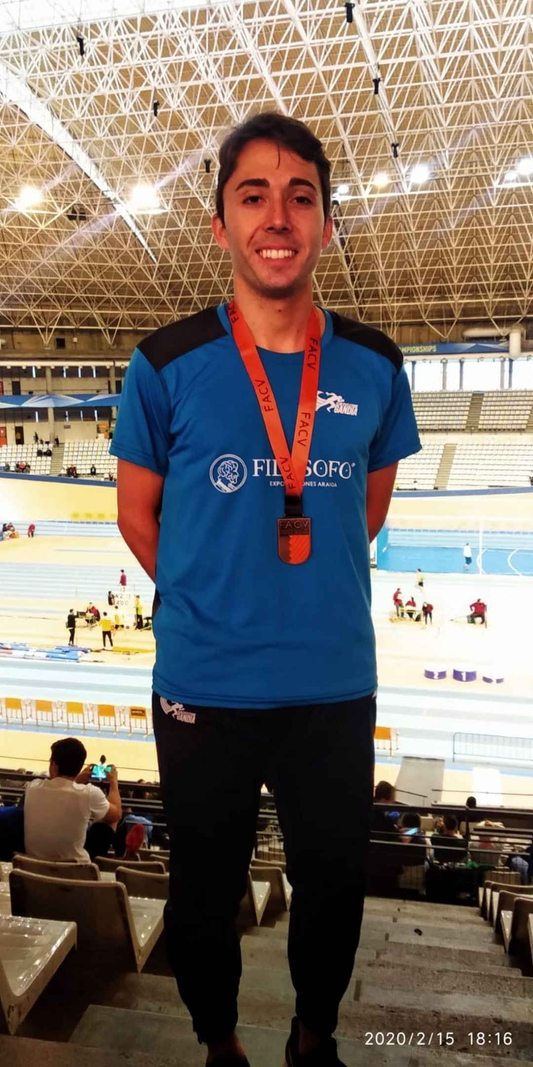 Rael Braco con la medalla de bronce