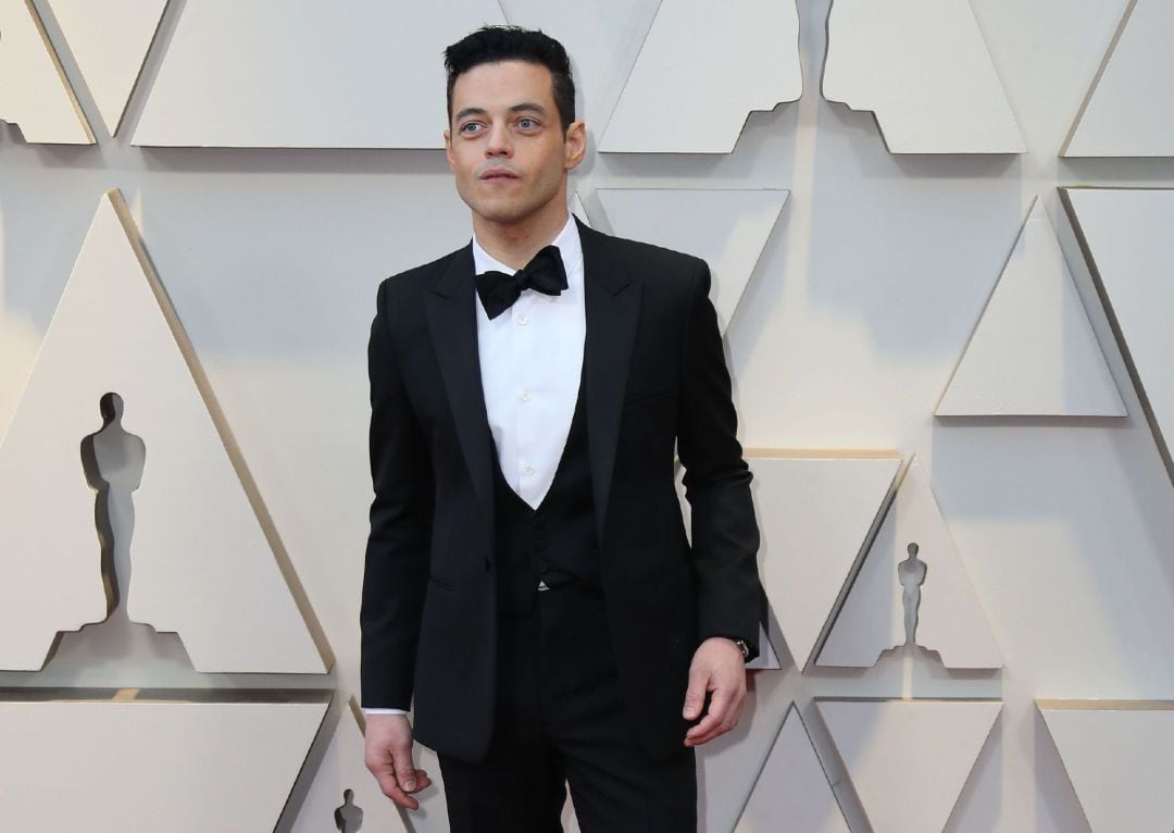 El actor estadounidense Rami Malek posa a su llegada a la alfombra roja 