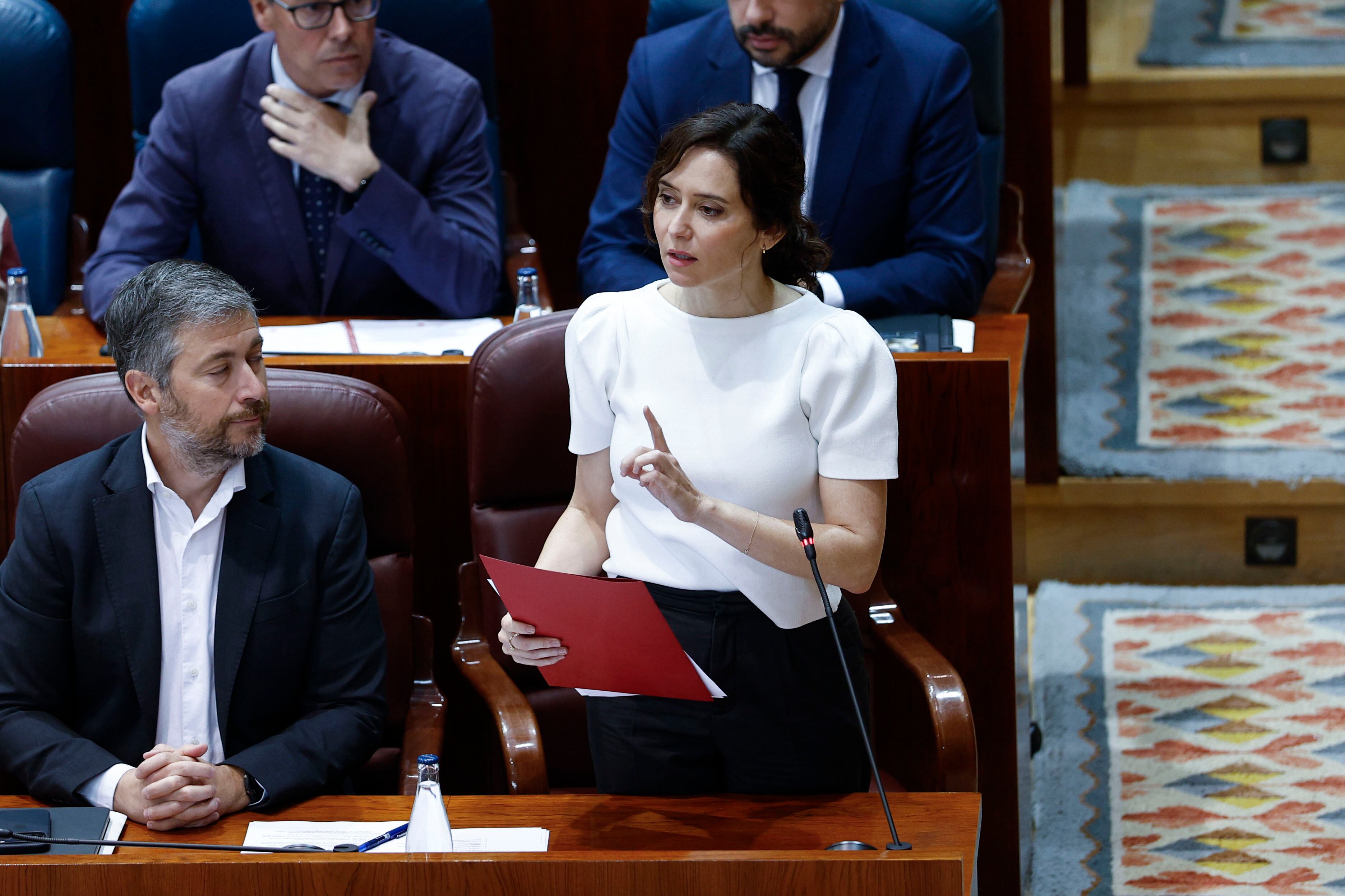 MADRID, 09/04/2026.- La presidenta de la Comunidad de Madrid, Isabel Díaz Ayuso interviene en el pleno de la Asamblea de Madrid celebrado este jueves. EFE/Rodrigo Jiménez