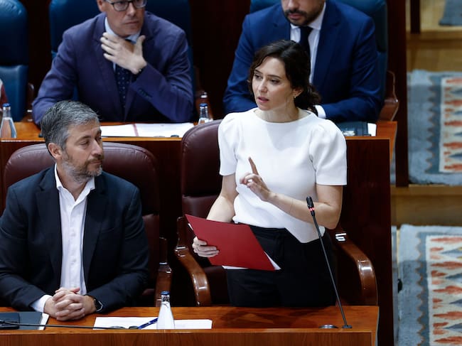 MADRID, 09/04/2026.- La presidenta de la Comunidad de Madrid, Isabel Díaz Ayuso interviene en el pleno de la Asamblea de Madrid celebrado este jueves. EFE/Rodrigo Jiménez